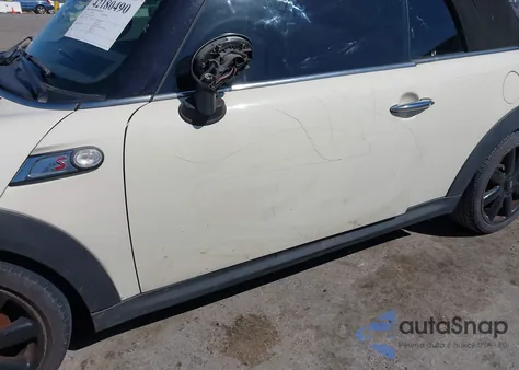 2010 Mini Cooper S z USA, uszkodzony, nr VIN WMWMS3C59ATY09465